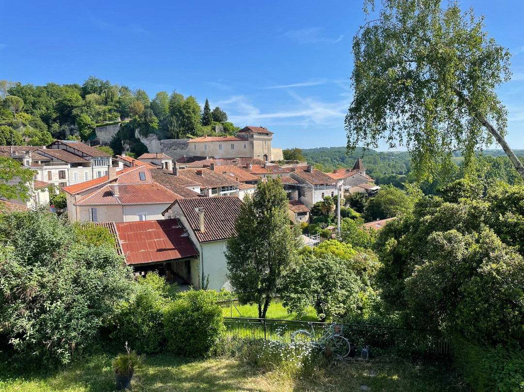 Place Trarieux-Aubeterre-sur-Dronne必去景点