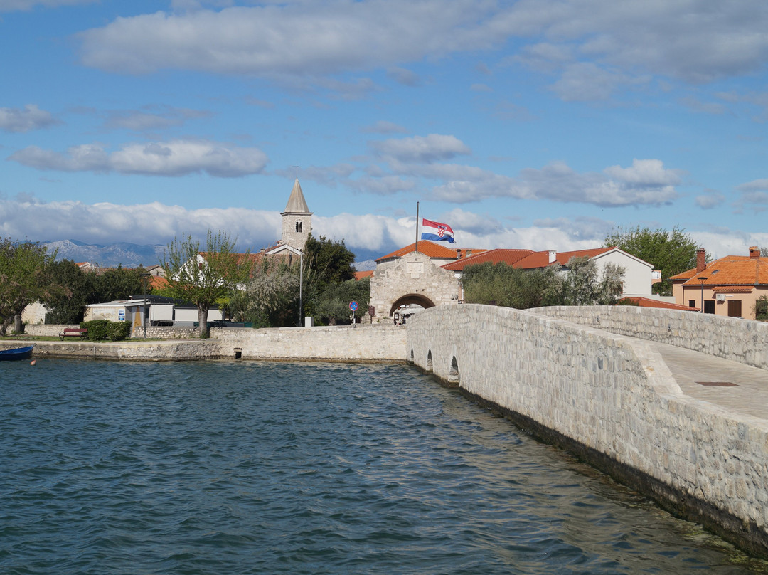 Stone Bridge and the Old Gate-Nin必去景点
