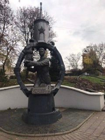 Monument to Aleksandr Marinesko-加里宁格勒必去景点