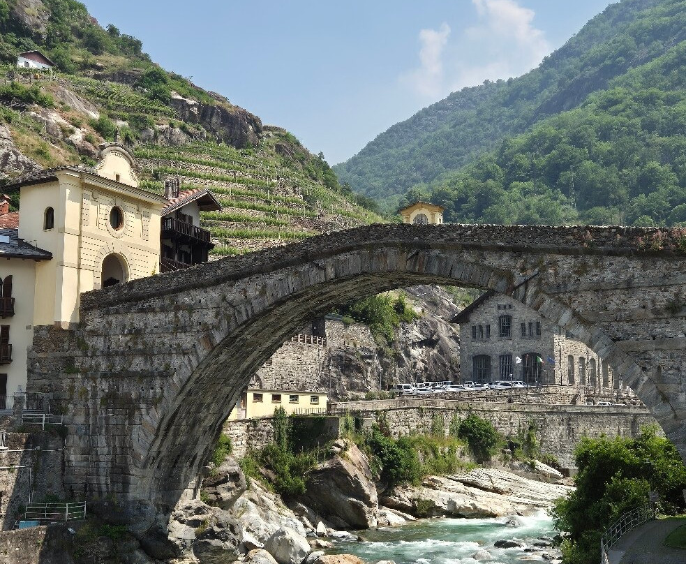 Il ponte romano di Pont-Saint-Martin景点图片