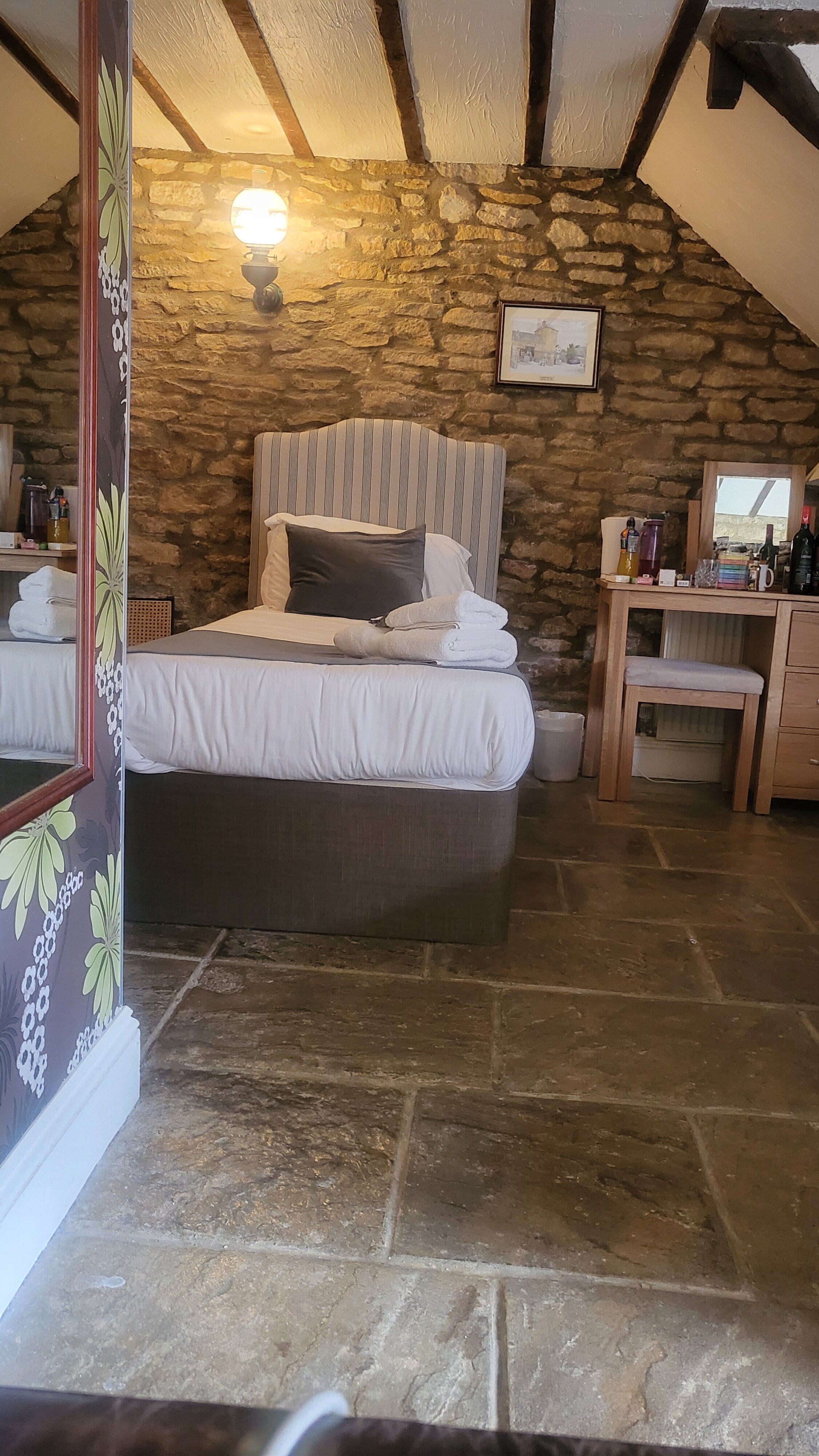 Kings Arms Hotel-官方