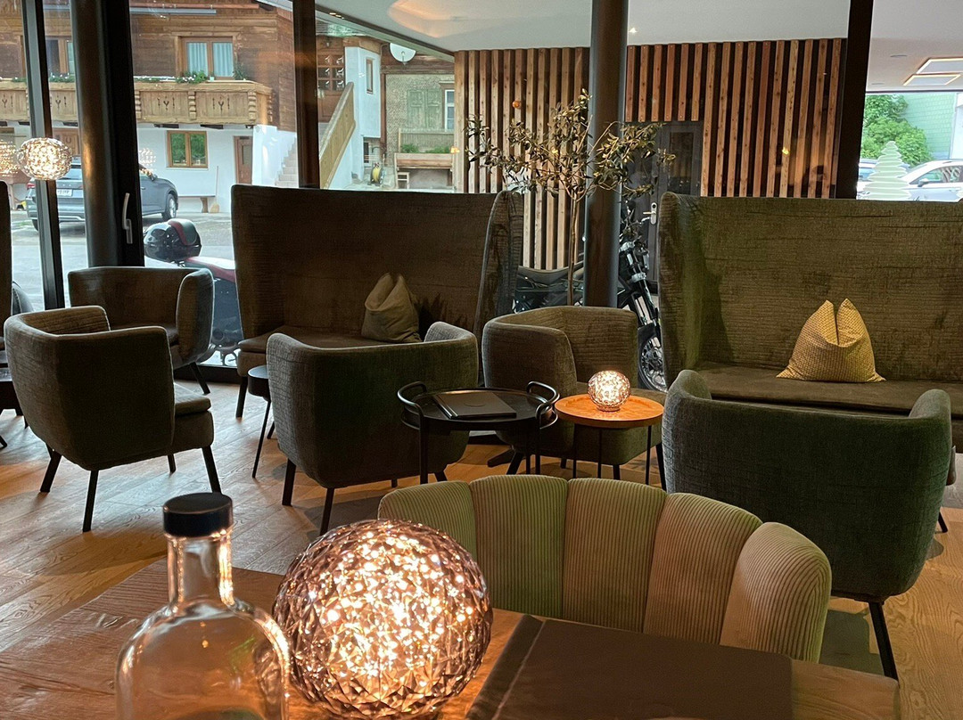 MONS. Suites. Wine. Passion.主图