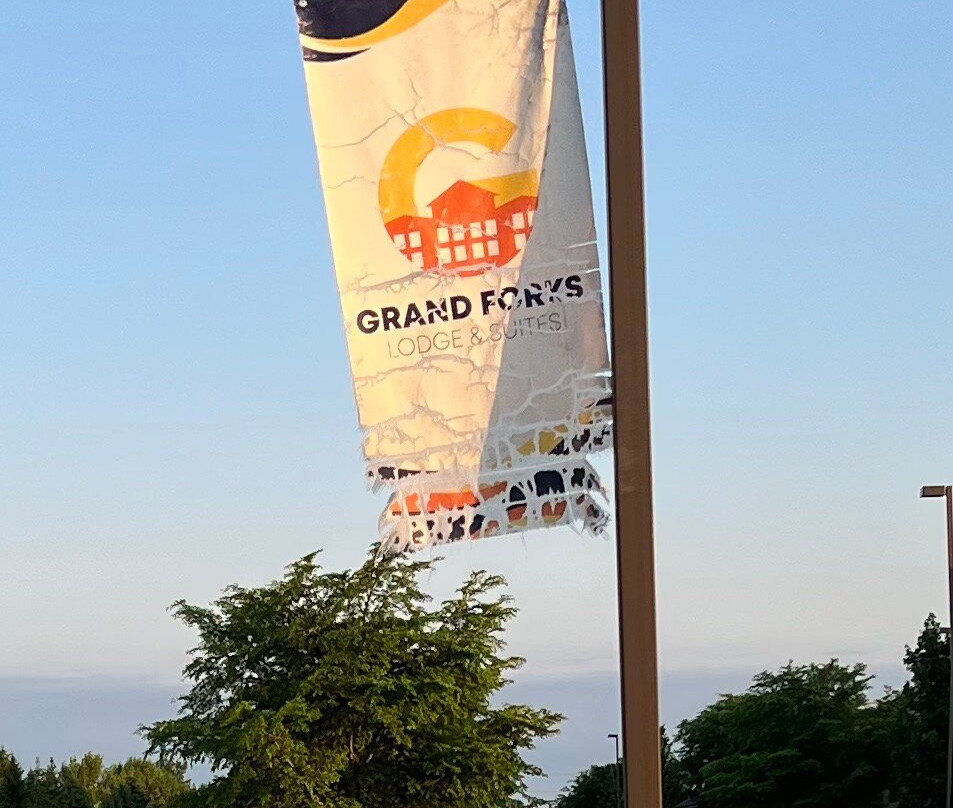 Grand Forks Lodge & Suites主图