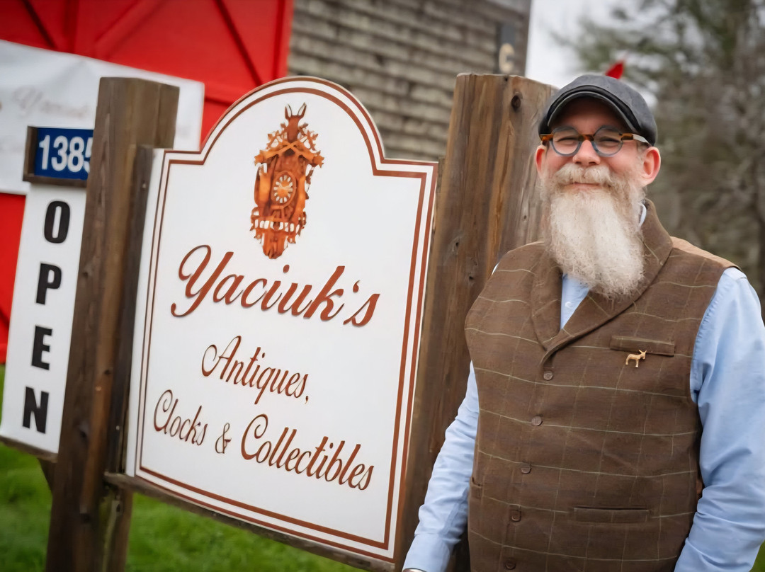 Yaciuk's Antiques, Clocks & Collectibles-Yarmouth必去景点