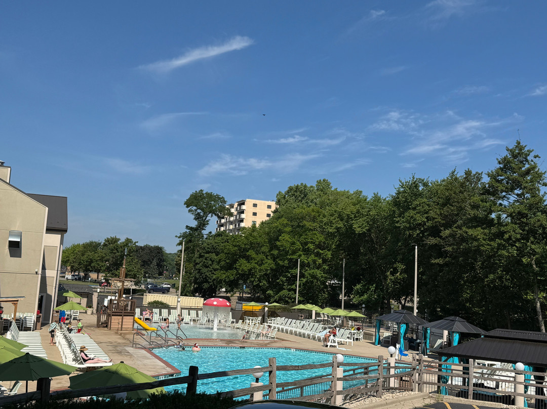 The Cove of Lake Geneva主图