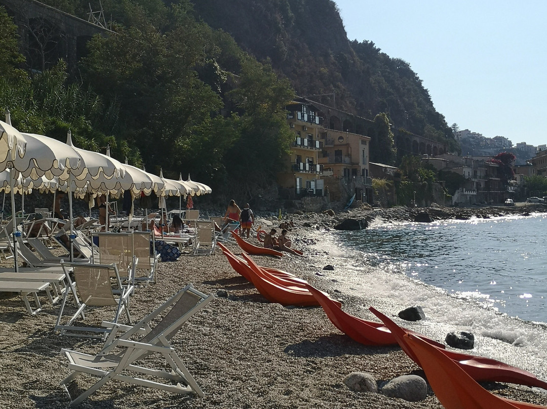 Cala delle Feluche Chianalea-希拉必去景点