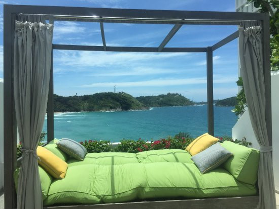 普吉皇家游艇酒店主图