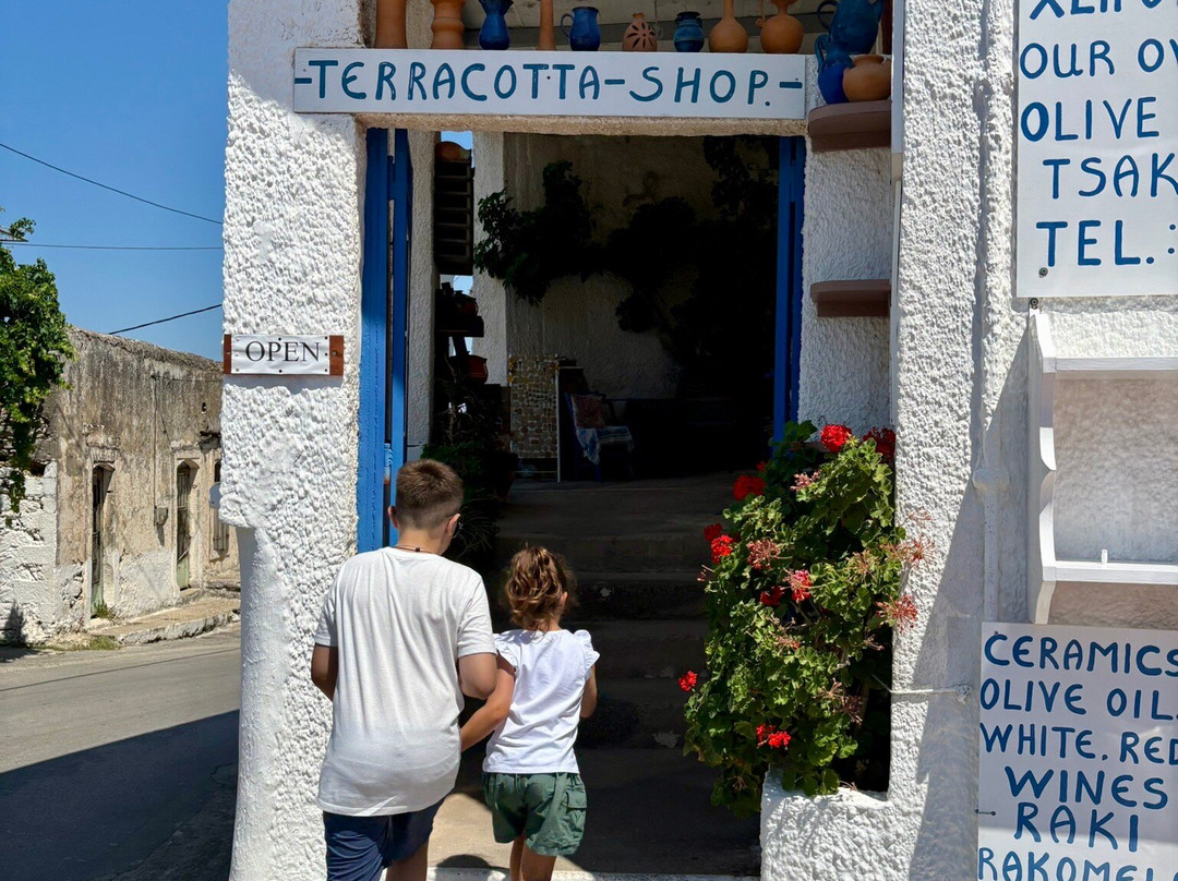 Terra-Cotta-Kournas必去景点