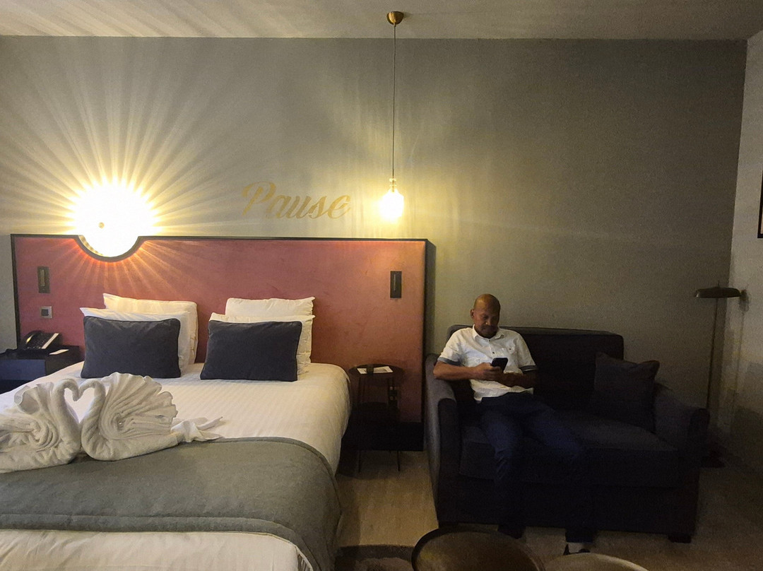 水星蒙塔班酒店主图