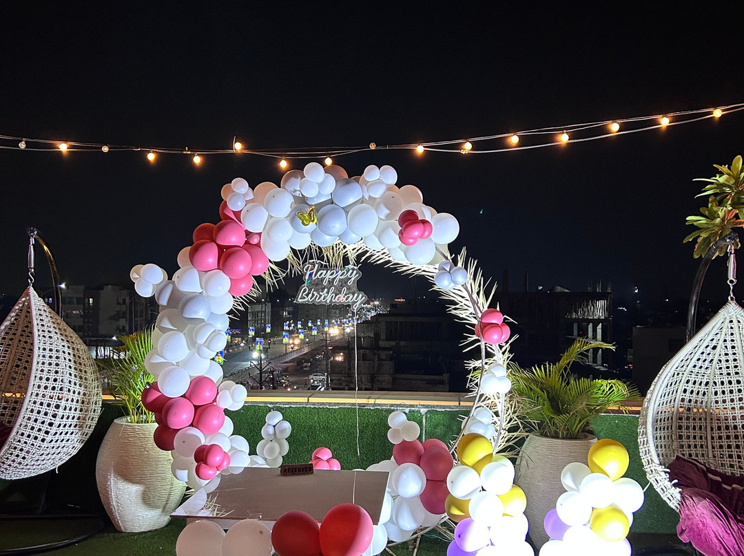 Dhuaan Rooftop Resturant