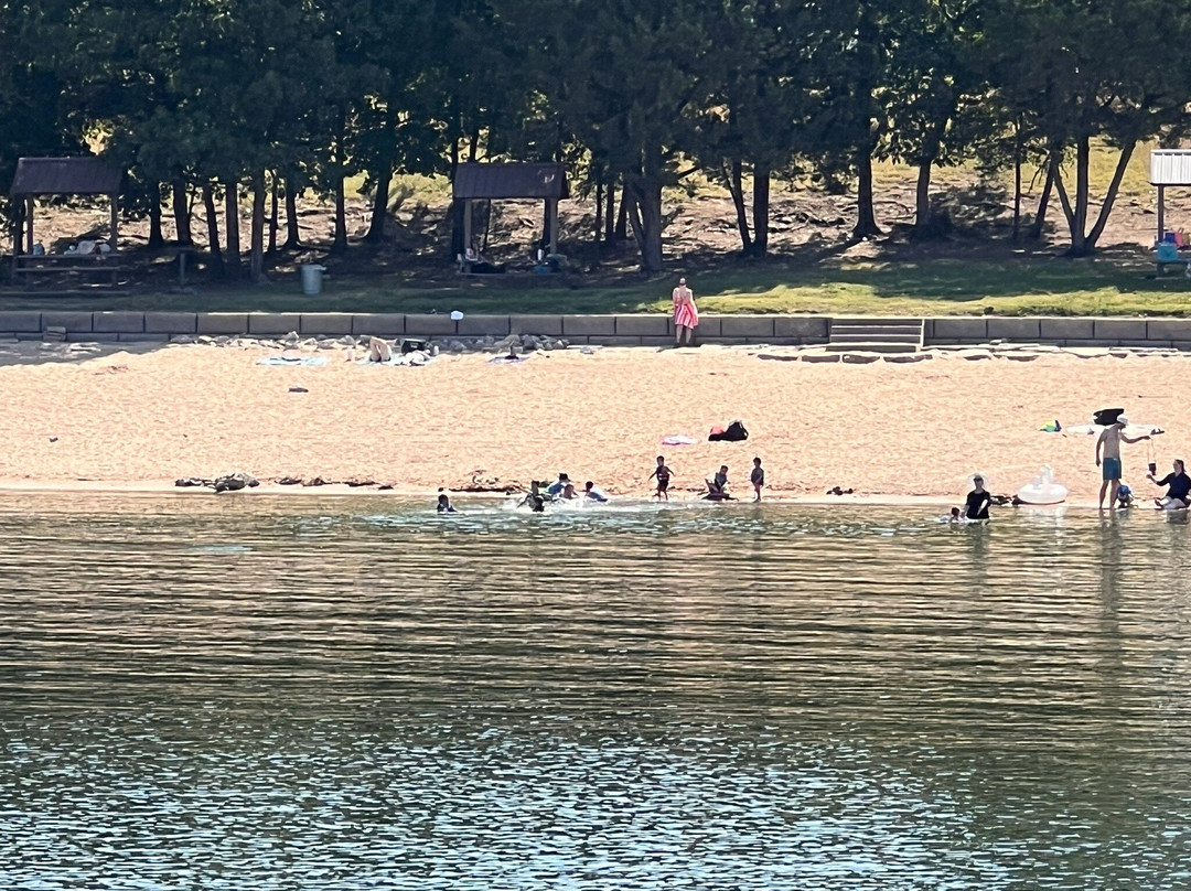 Moonshine Beach-布兰森必去景点
