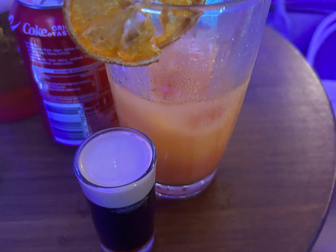 Churchills Bar Los Cristianos-特纳里夫必去景点