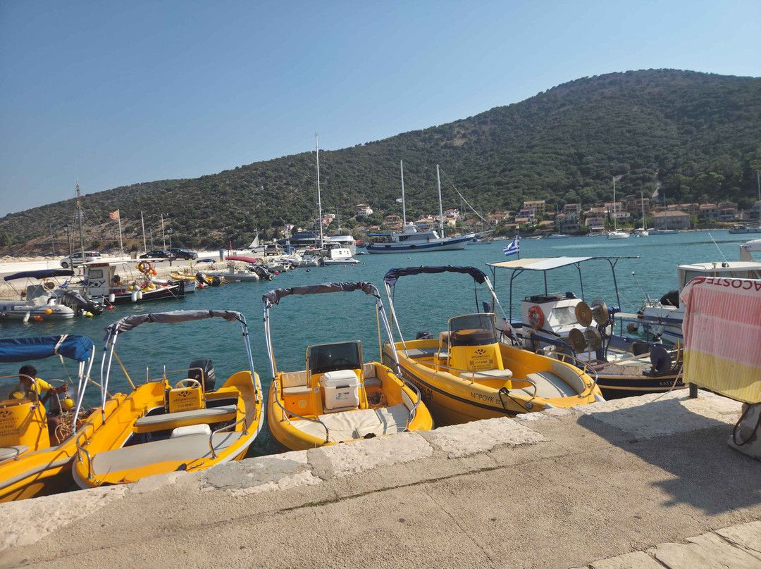 Yellow Boats Company-阿吉亚埃菲米亚必去景点