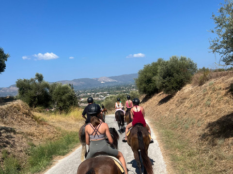 Nana's Horse Riding-卡拉马其必去景点