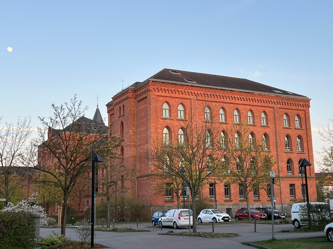 Neues Rathaus-策勒县必去景点