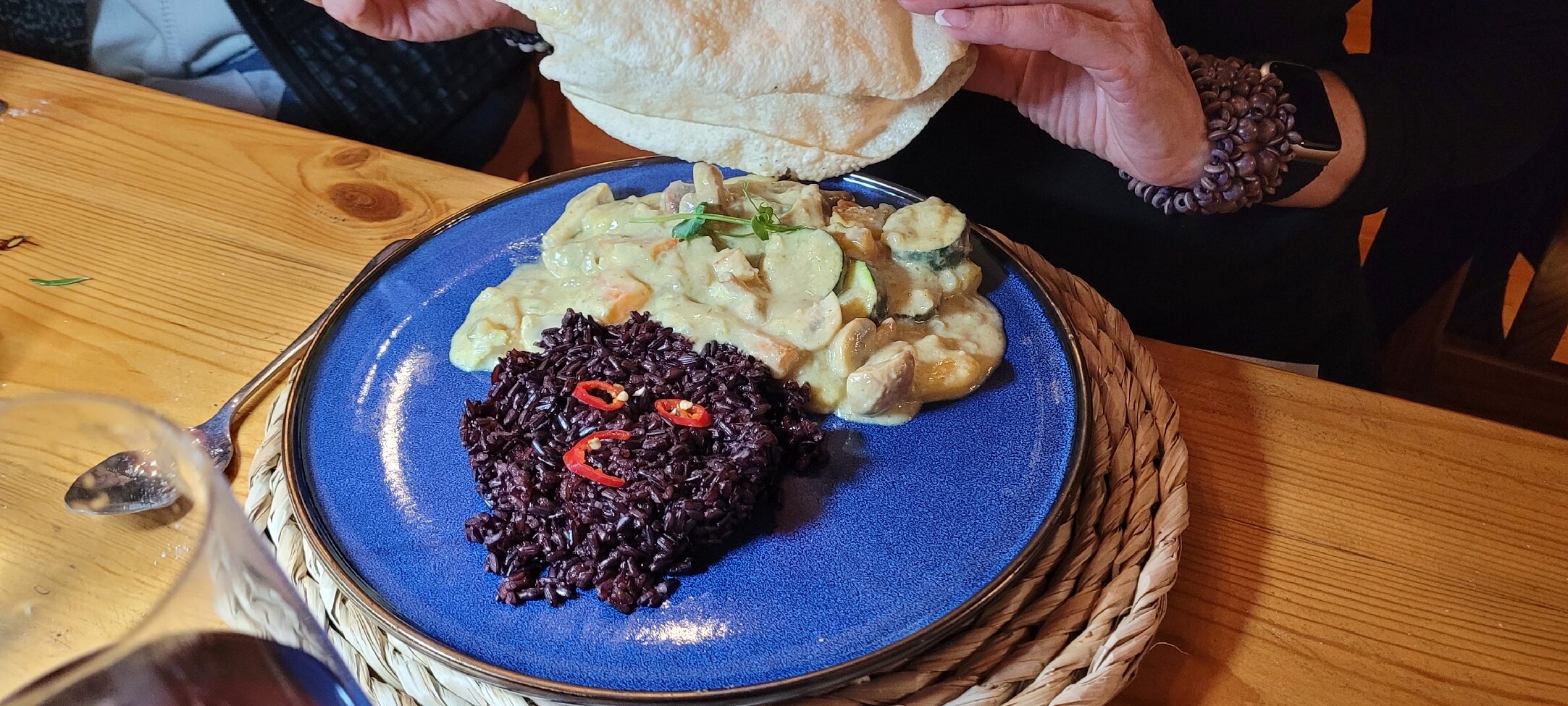 曼利葡萄酒小屋-官方