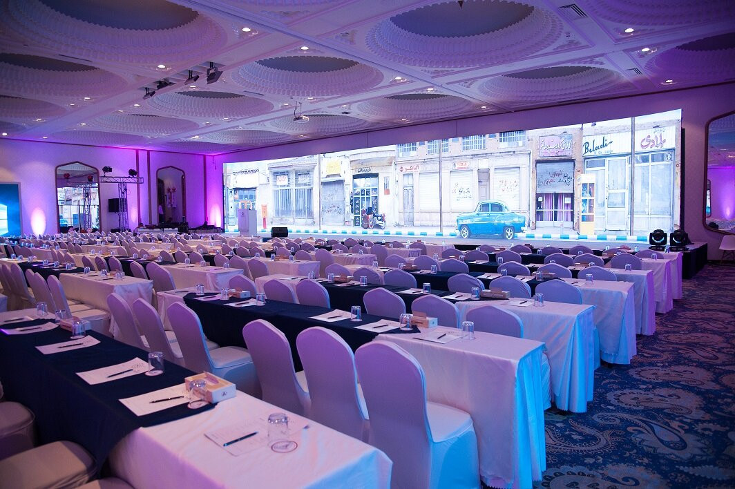 波斯·埃斯特赫拉尔酒店主图