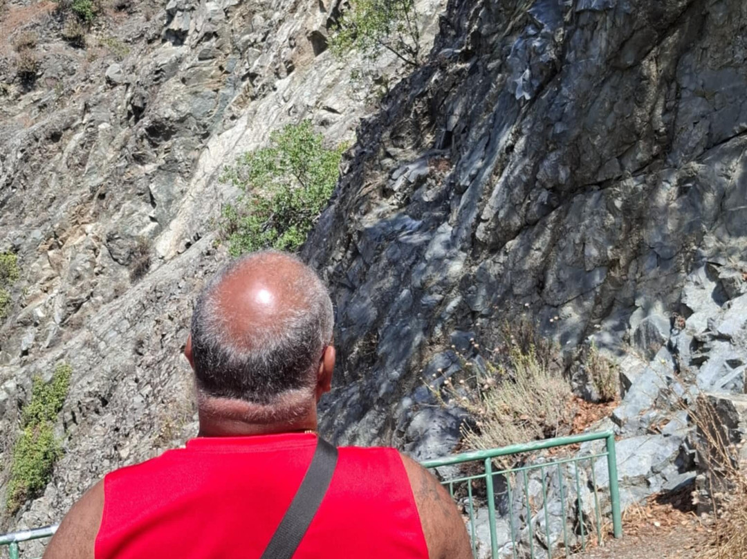 Millomeris Waterfall-帕拉翠斯必去景点