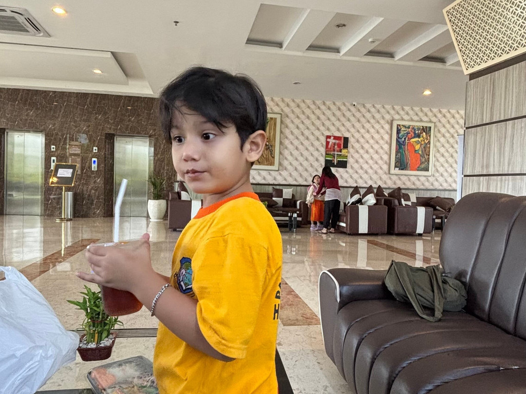 Ascent Premiere Hotel And Convention Pasuruan主图