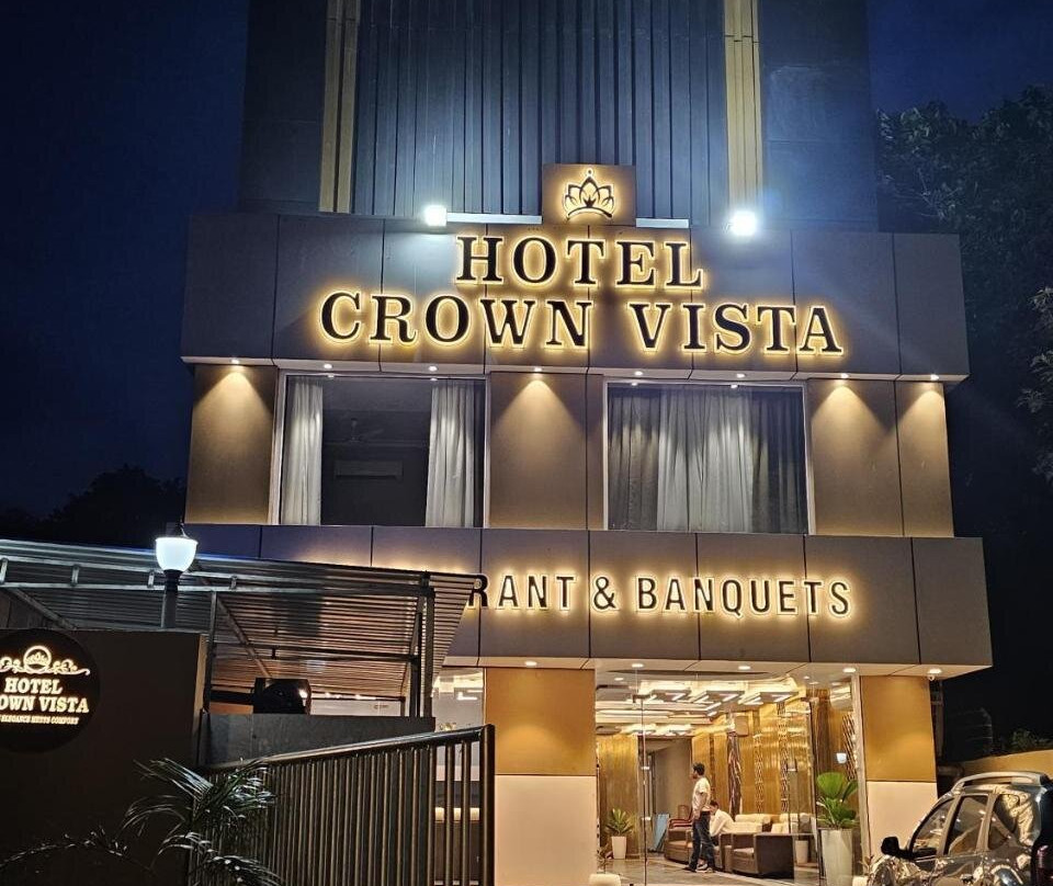 Hotel Crown Vista