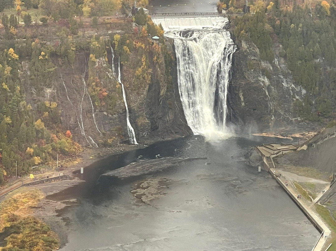 Attitude Hélicoptère-Neuville必去景点