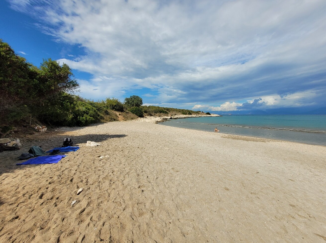 Gialiskari Beach-Agios Spyridonas必去景点