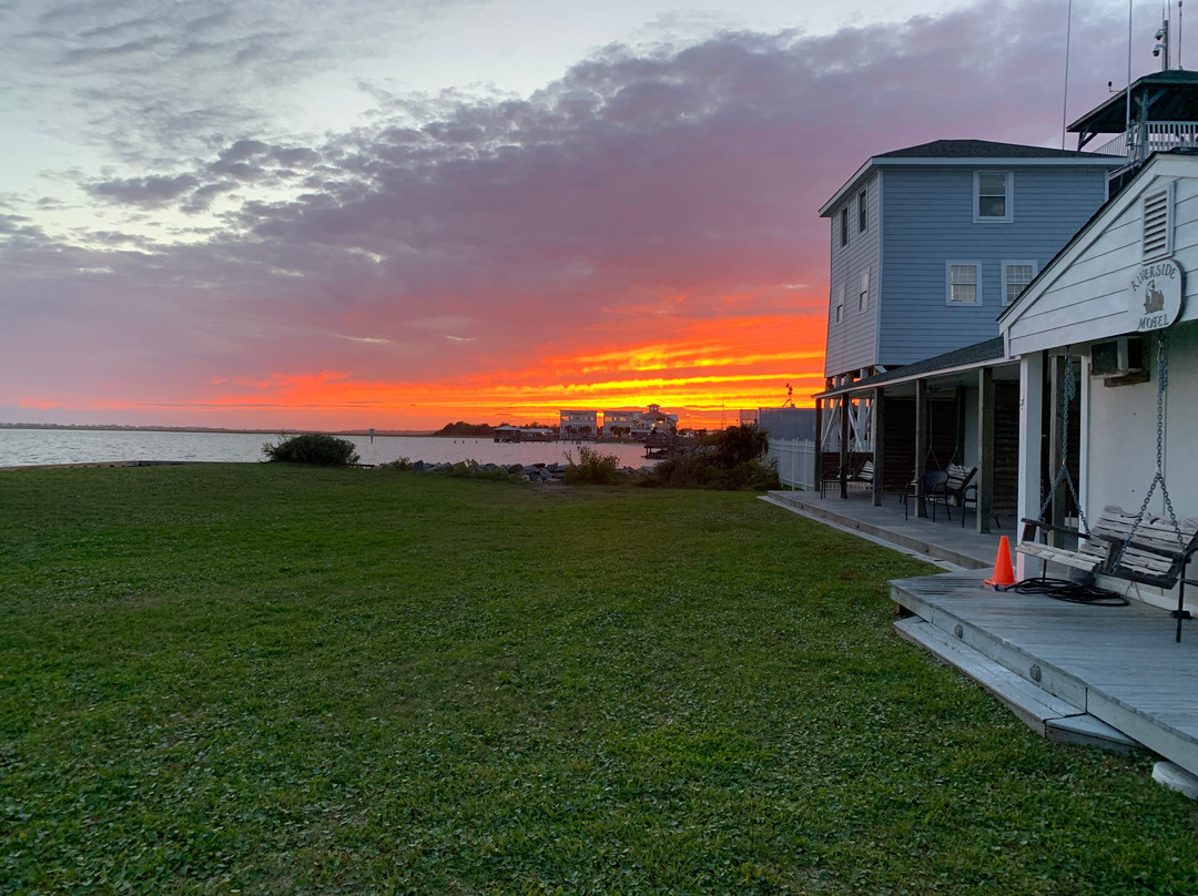 Riverside Motel主图