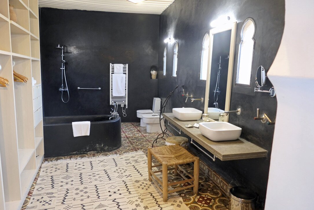 阿鲁萨里亚德酒店主图