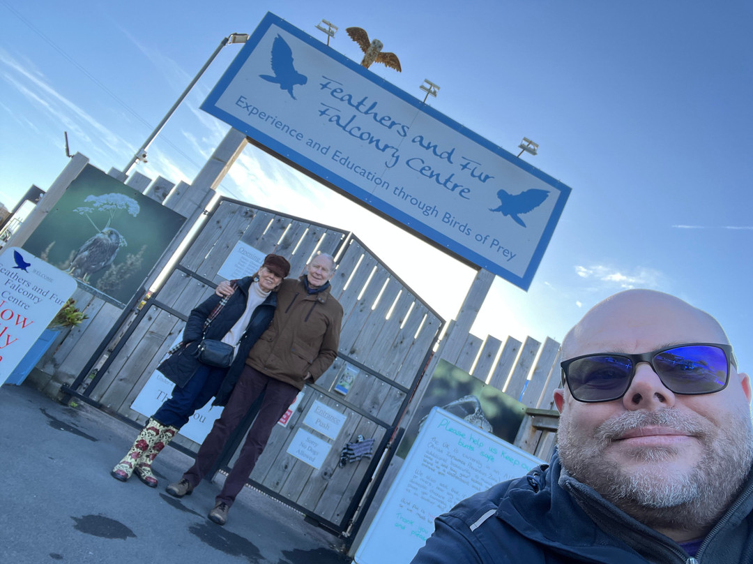 Feathers and Fur Falconry Centre-布拉克内尔必去景点