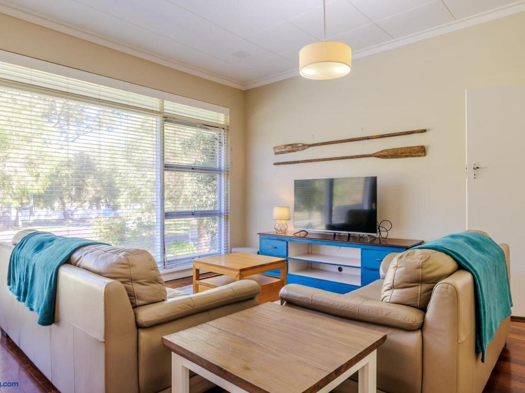 Emu Point Beach Cottages