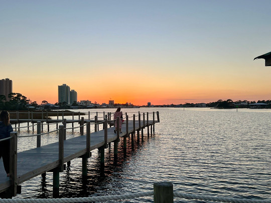 Sail Wild Hearts-橙色海湾必去景点