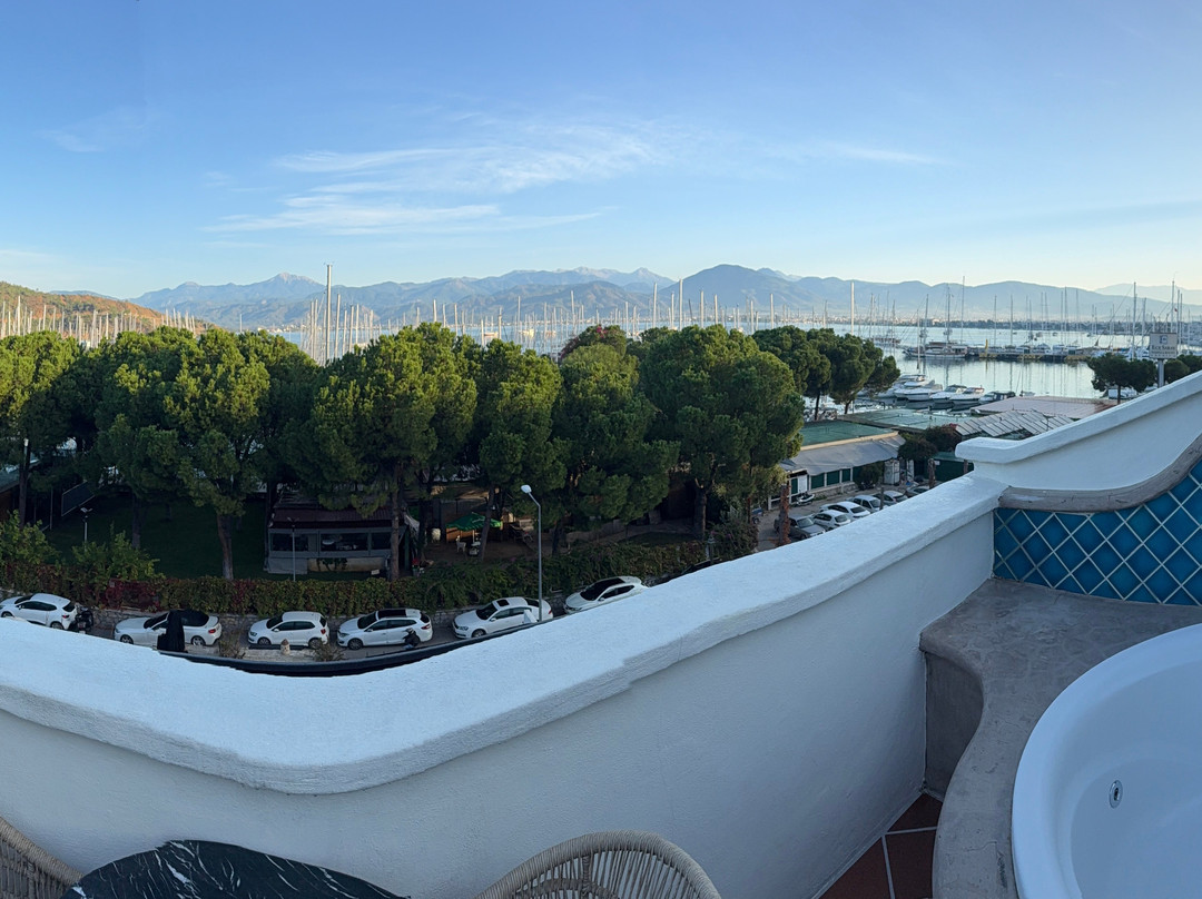 游艇精品酒店主图