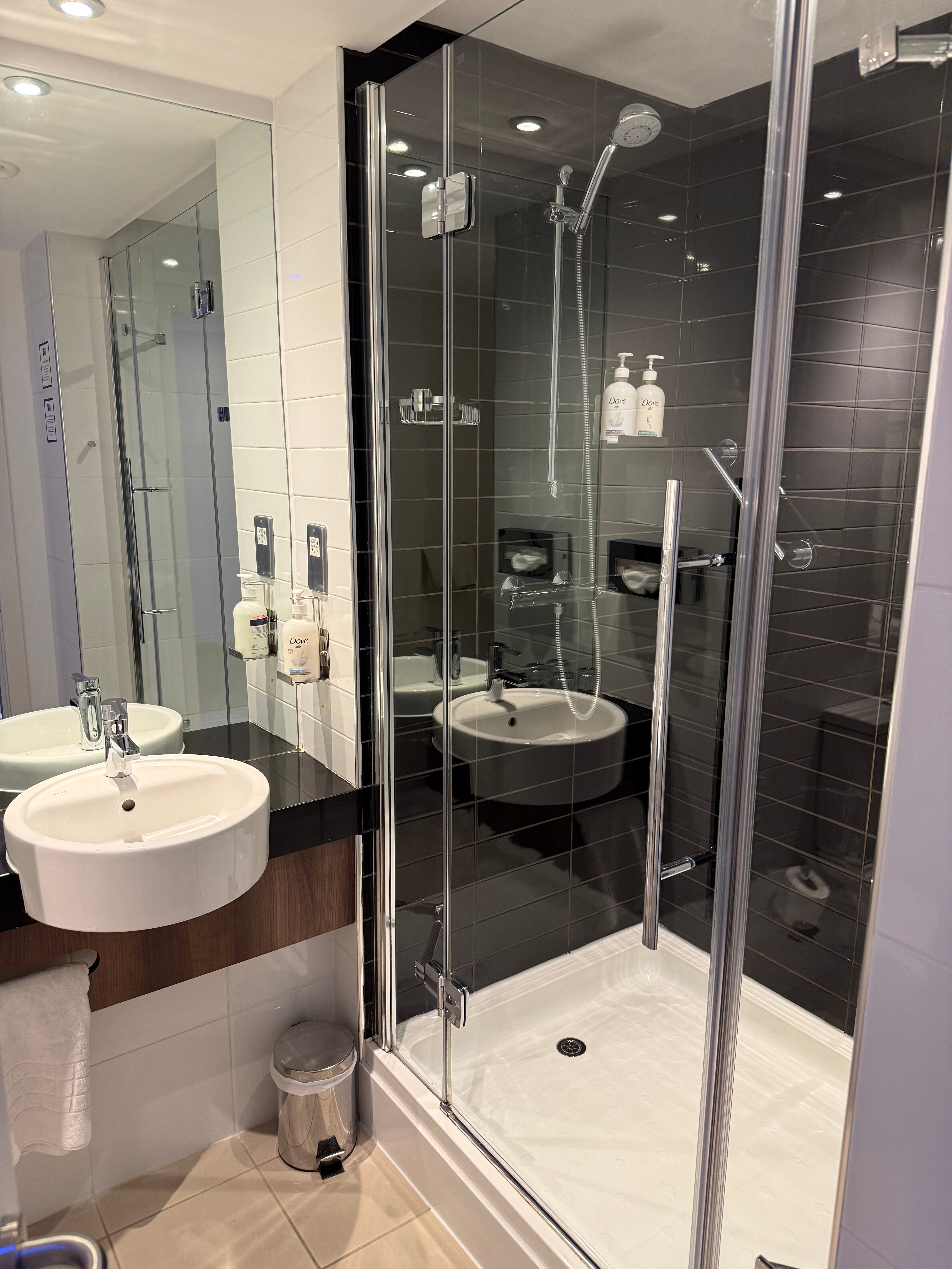 Holiday Inn Express Preston - South by IHG-浴室