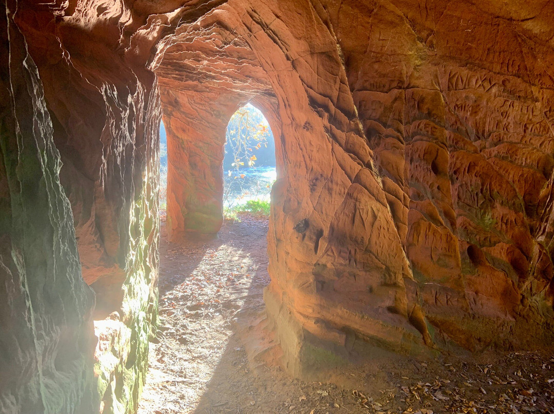 Lacy's Caves-Glassonby必去景点