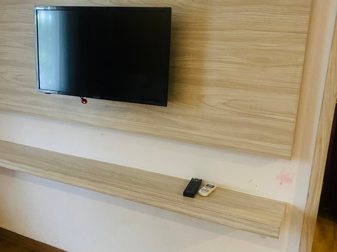 Front One Akshaya Hotel Karawang主图