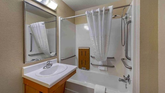 Studio 6 Extended stay Bossier City, LA - Shreveport-浴室