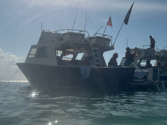 Double Trouble Charters-西湾必去景点