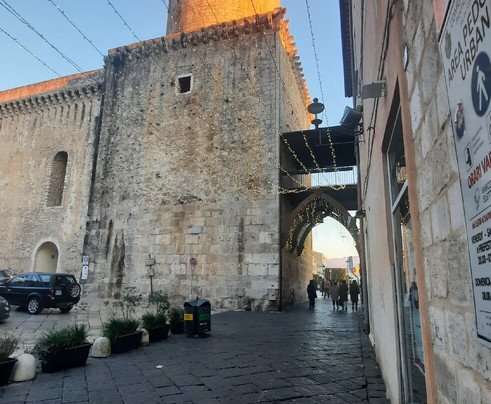 Piazza Unità D'italia-丰迪必去景点