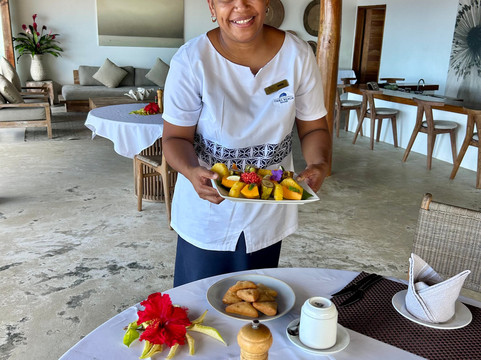 潮汐河段度假酒店主图