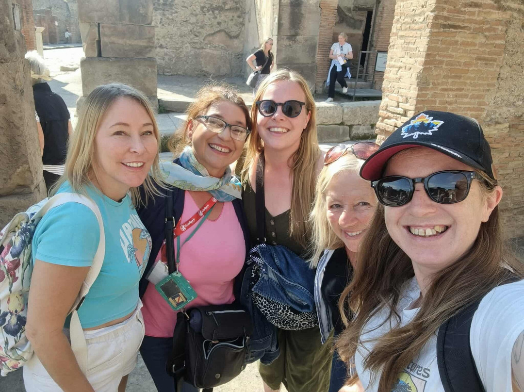 Lucia Pompeii Guide Tours-索伦托必去景点