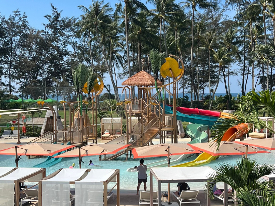 普吉岛地中海度假酒店主图