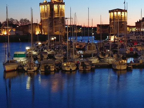 Towers of La Rochelle-拉罗谢尔必去景点