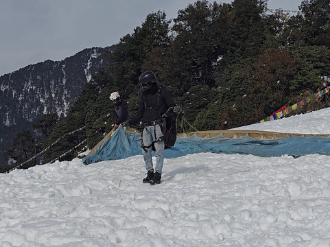 Skylark School of Paragliding-Bir必去景点