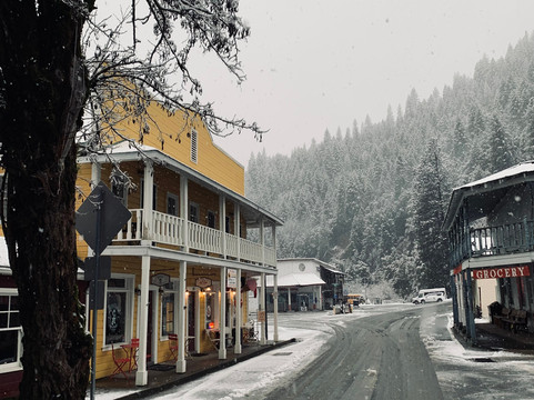 Riverside Mountain Lodge主图