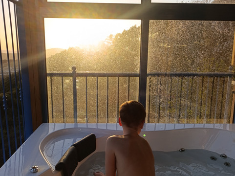 翁酒吧旅馆主图