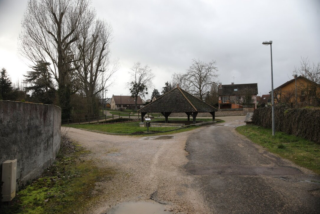 La source et le lavoir de Perrey-Crissey必去景点