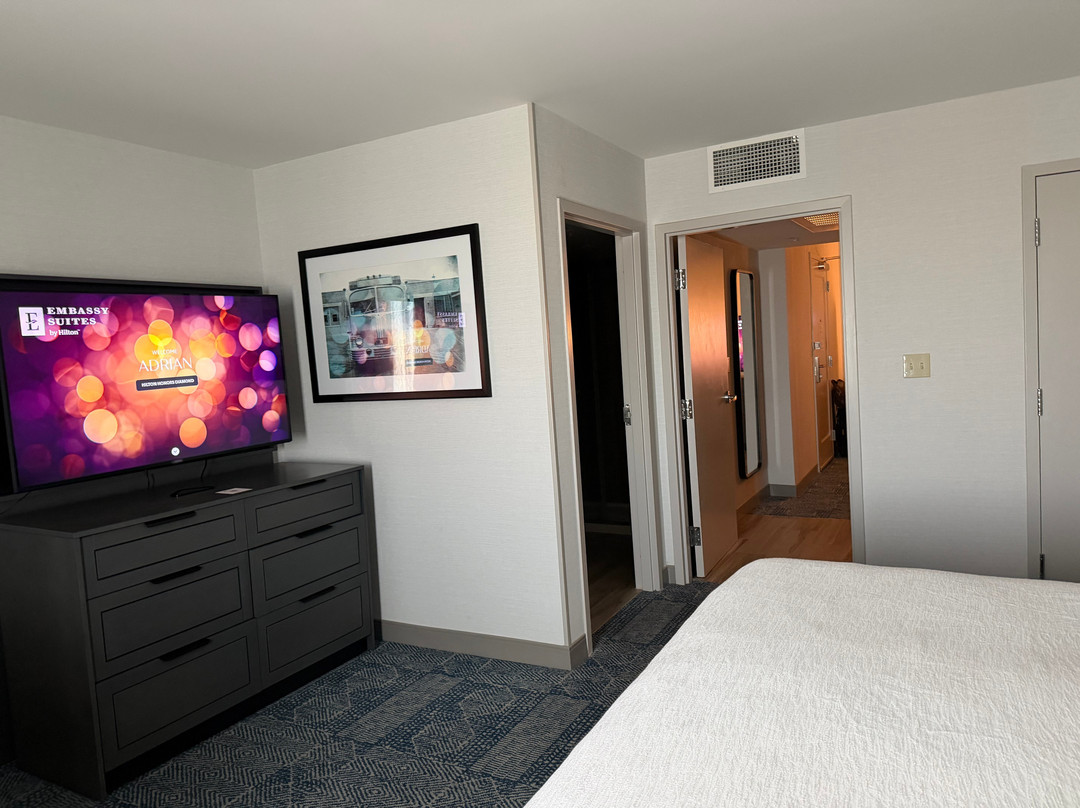 埃尔帕索希尔顿安泊套房酒店主图