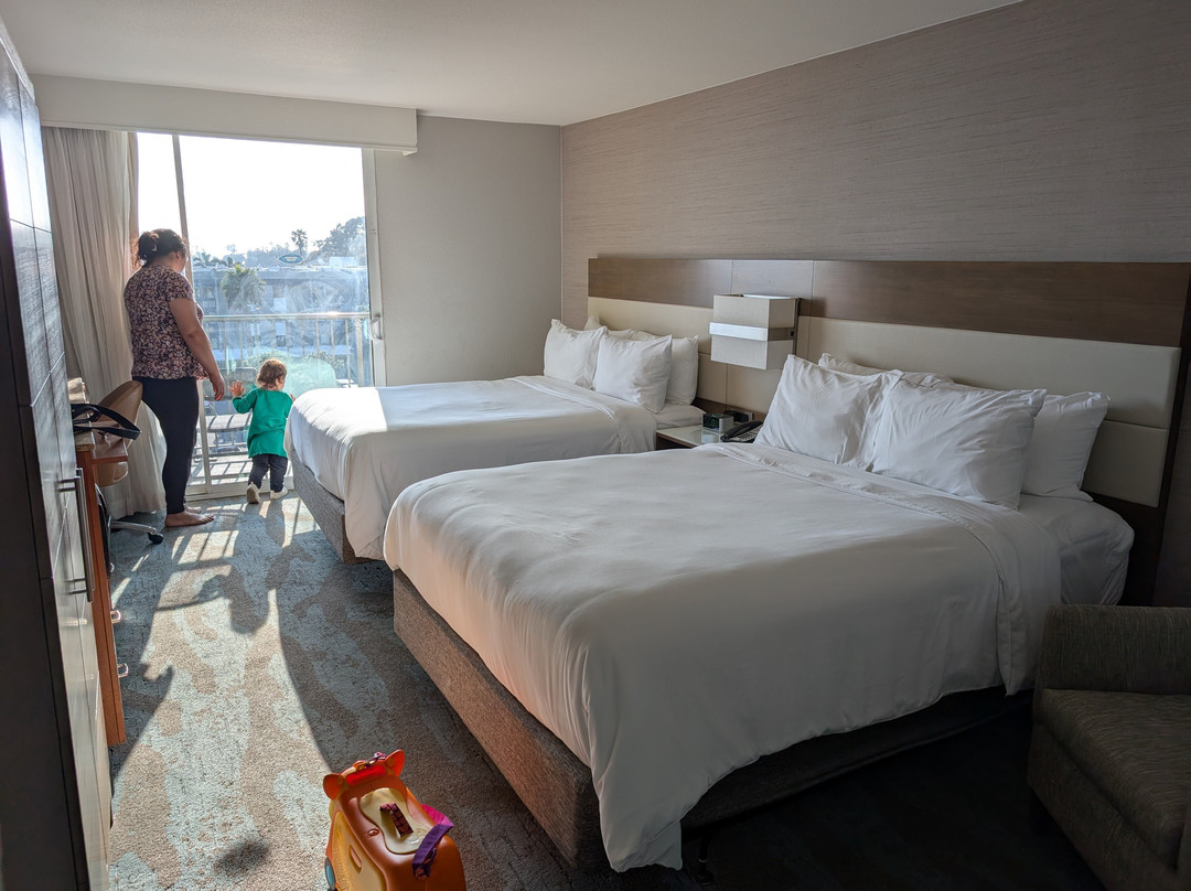 Crowne Plaza 本图拉沙滩主图