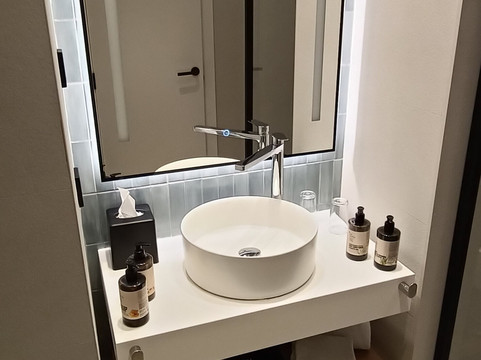 浪漫环球酒店主图