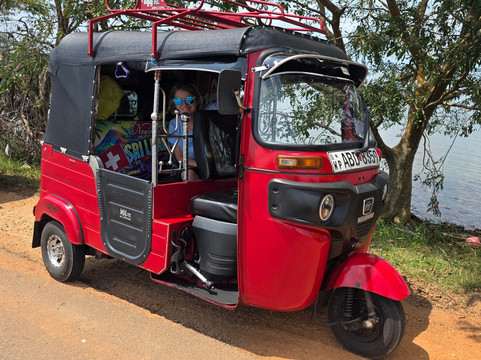 Tuk Tuk Rental Negombo-尼甘布必去景点